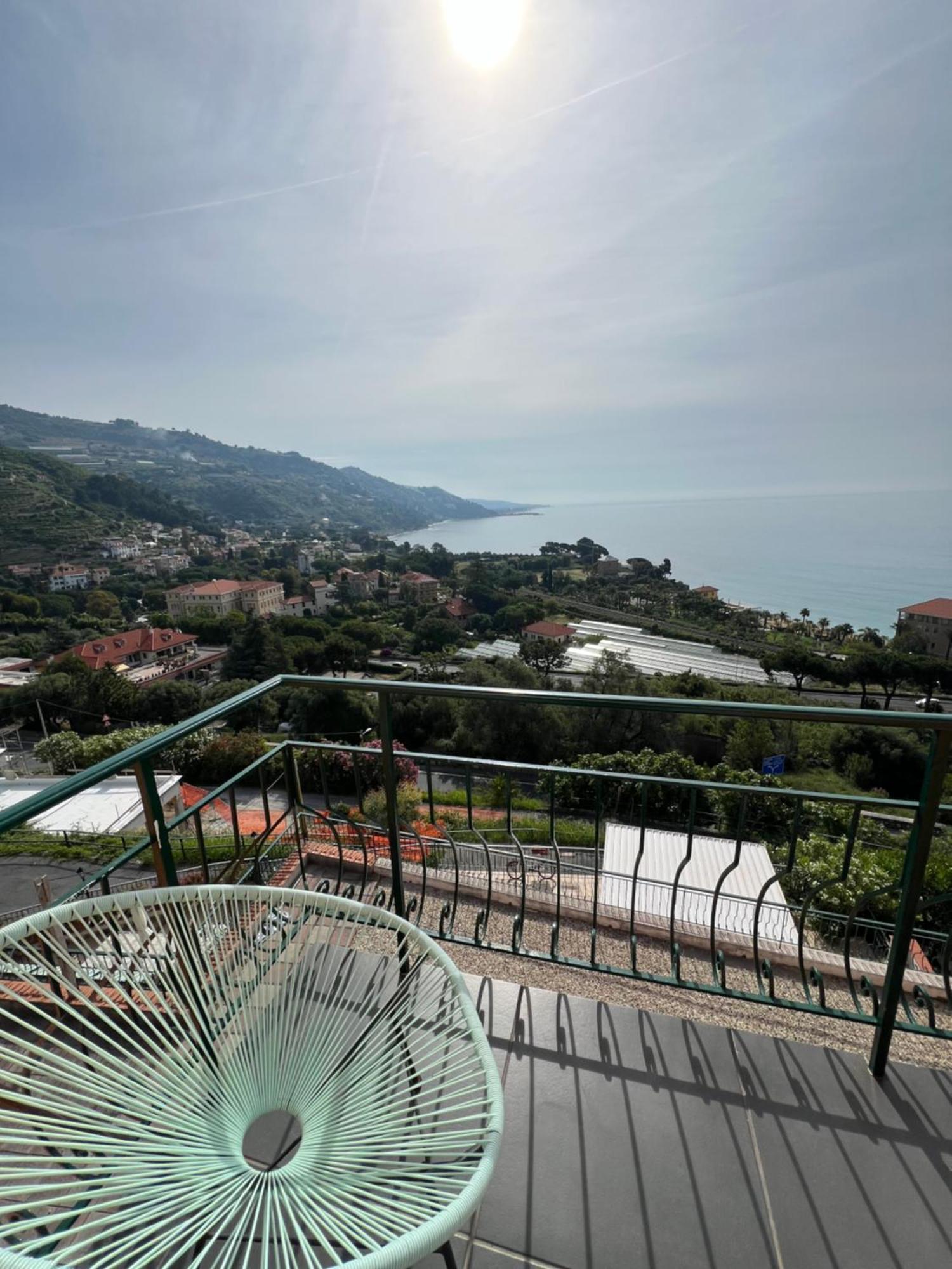 Agriturismo Un Mare Di Fiori ヴェンティミーリア エクステリア 写真