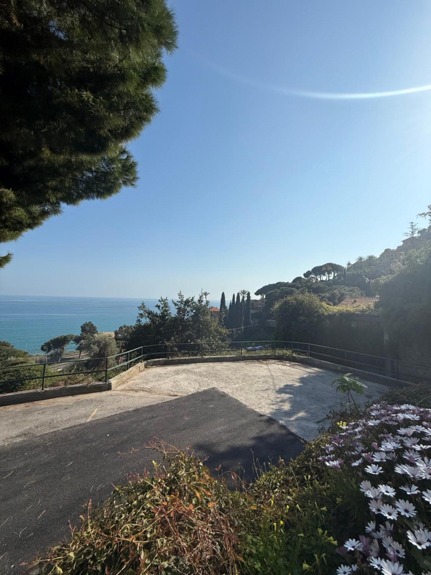 Agriturismo Un Mare Di Fiori ヴェンティミーリア エクステリア 写真
