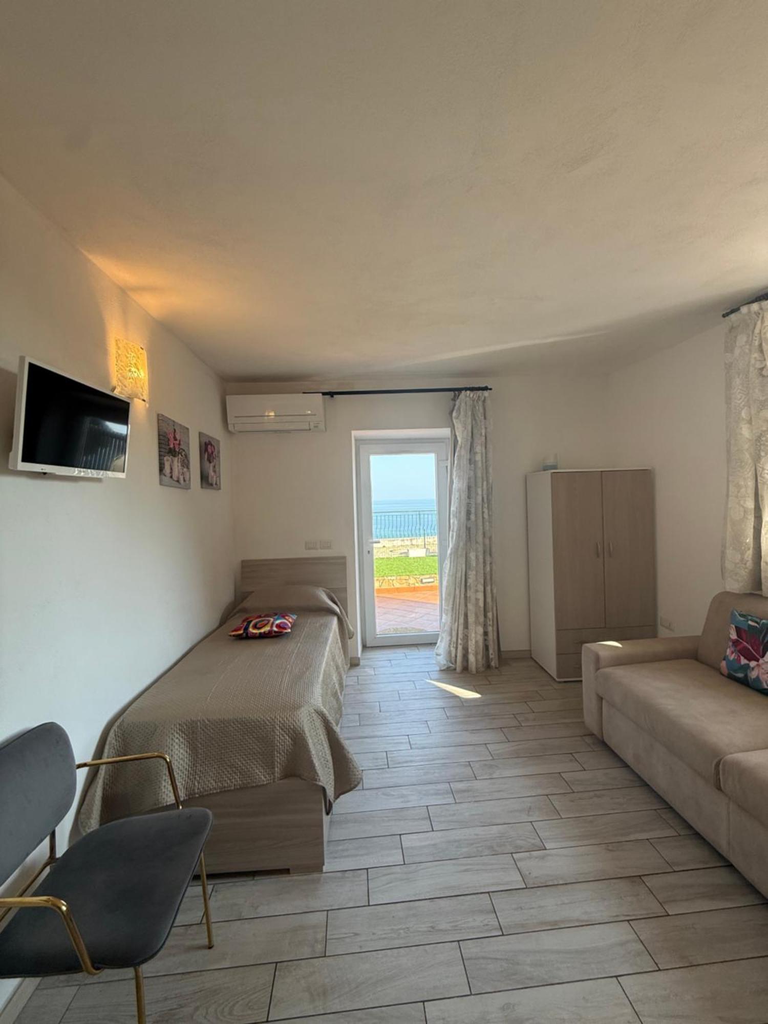 Agriturismo Un Mare Di Fiori ヴェンティミーリア エクステリア 写真