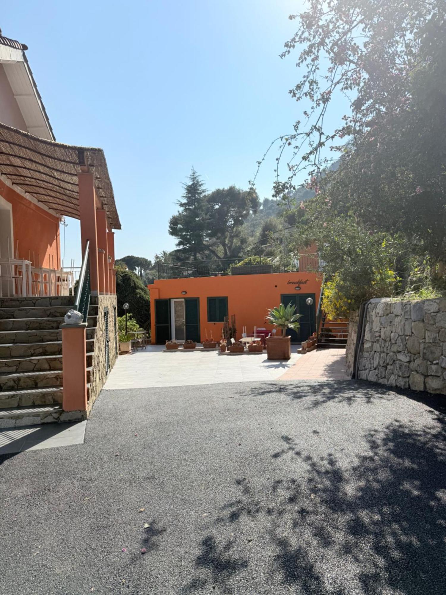 Agriturismo Un Mare Di Fiori ヴェンティミーリア エクステリア 写真