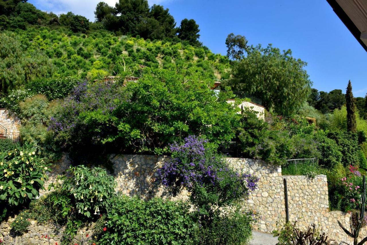 Agriturismo Un Mare Di Fiori ヴェンティミーリア エクステリア 写真